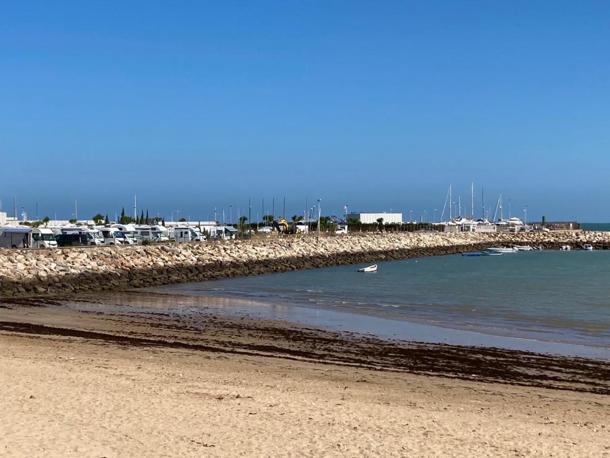 Apartamentos Atlantida Chipiona Bagian luar foto